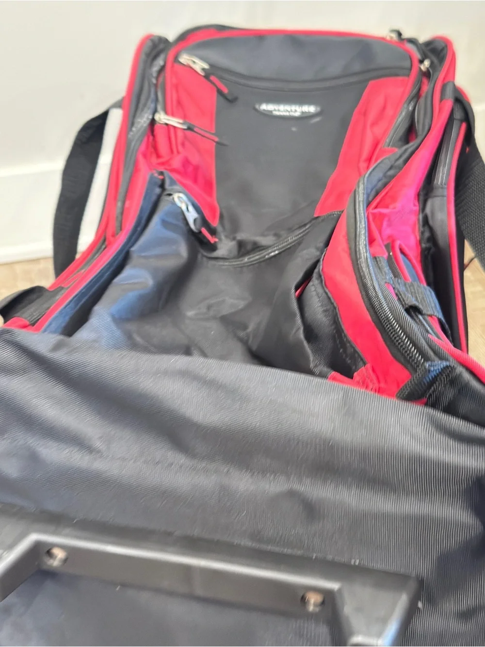 Travelers Club 30 in. Multi-Pocket Upright Rolling Duffel Bag luggage Handle